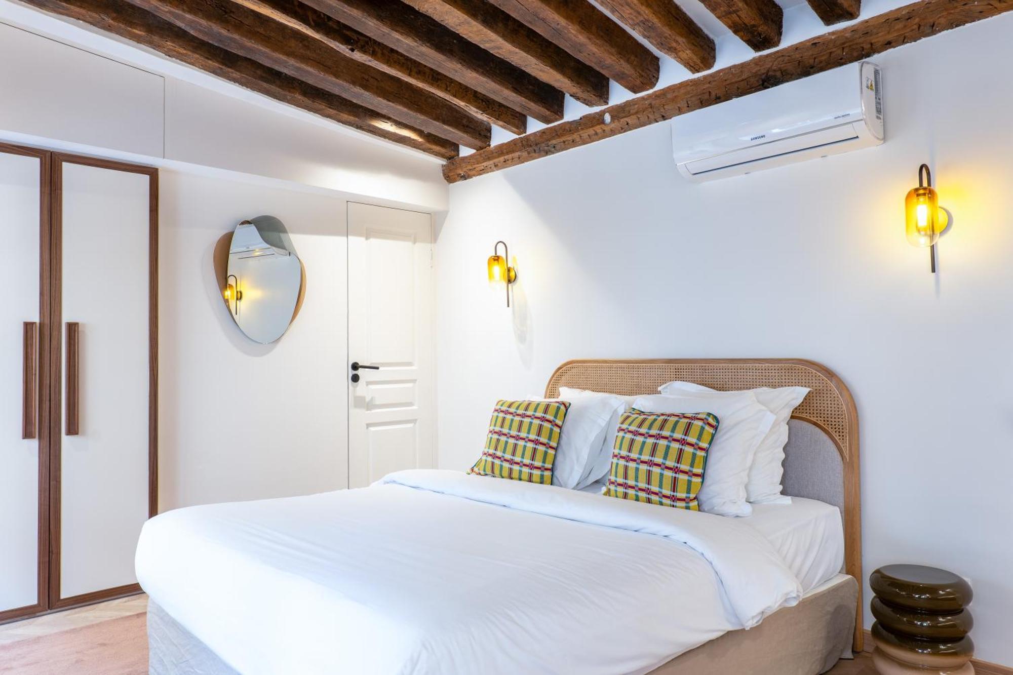 Holidaysinparis - Bourg Tibourg Kültér fotó